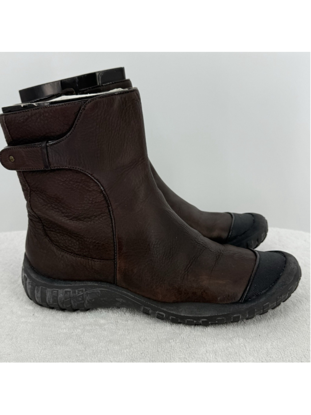 Cole Haan D33212 Brown Leather Waterproof Side Zip Boots Women’s Size 8.5B NWOB